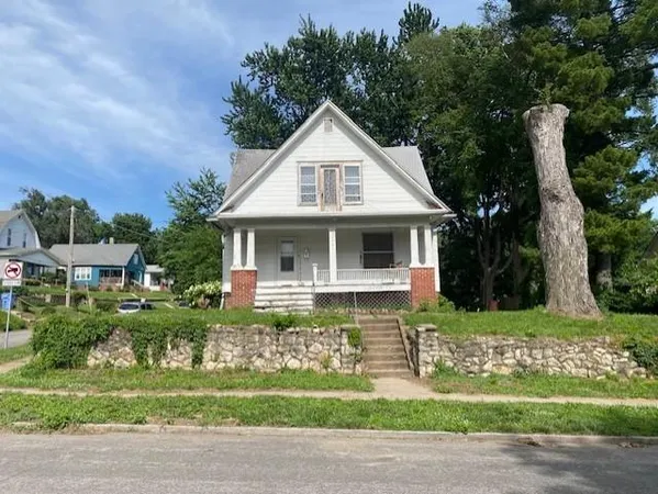 $98,900 | 1501 South 33rd Street, Unit A, St. Joseph, MO 64507