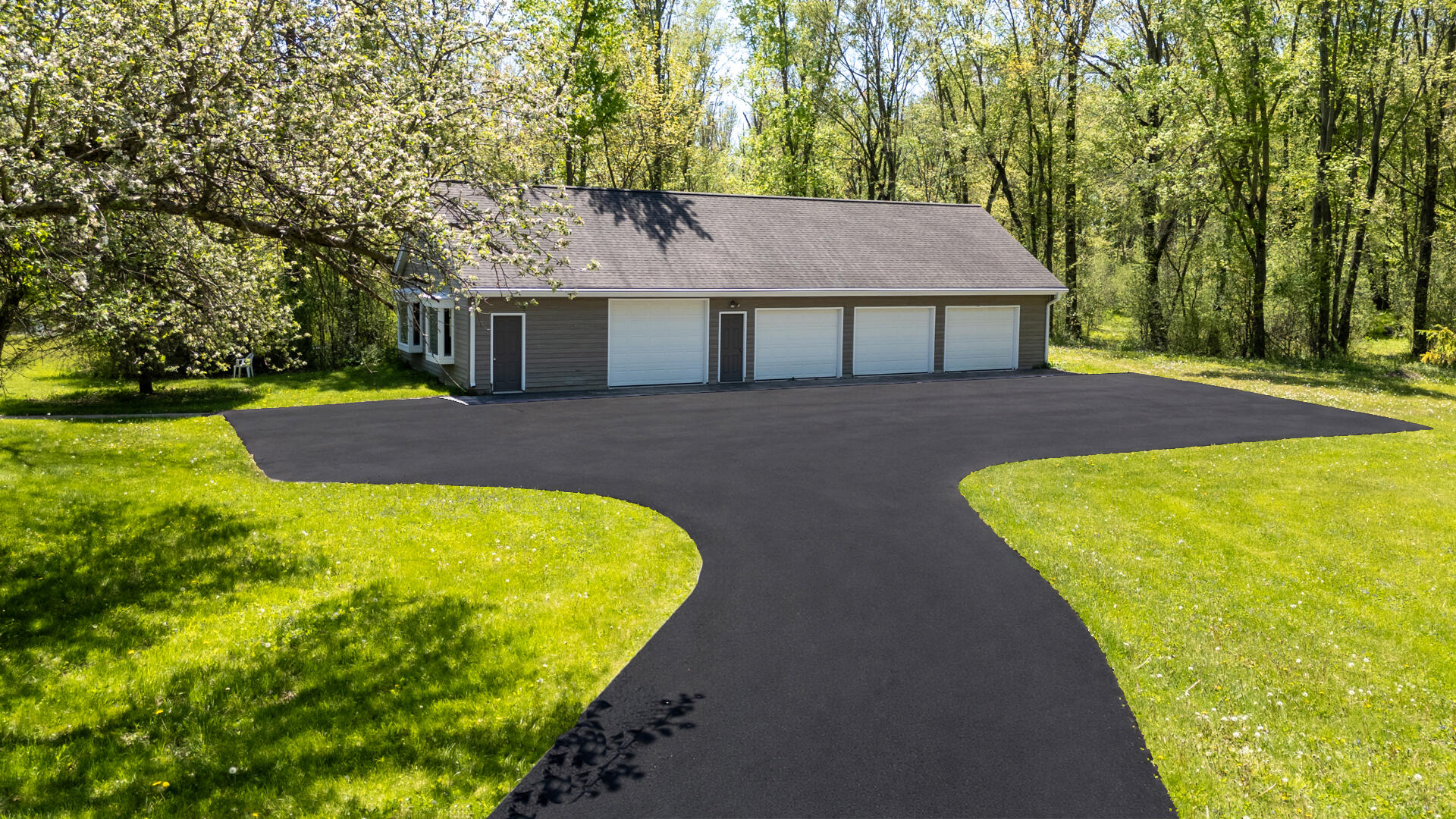 1041 Horns Corners Road Cedarburg, WI 53012 - Photo 25 of 53 Second Garage