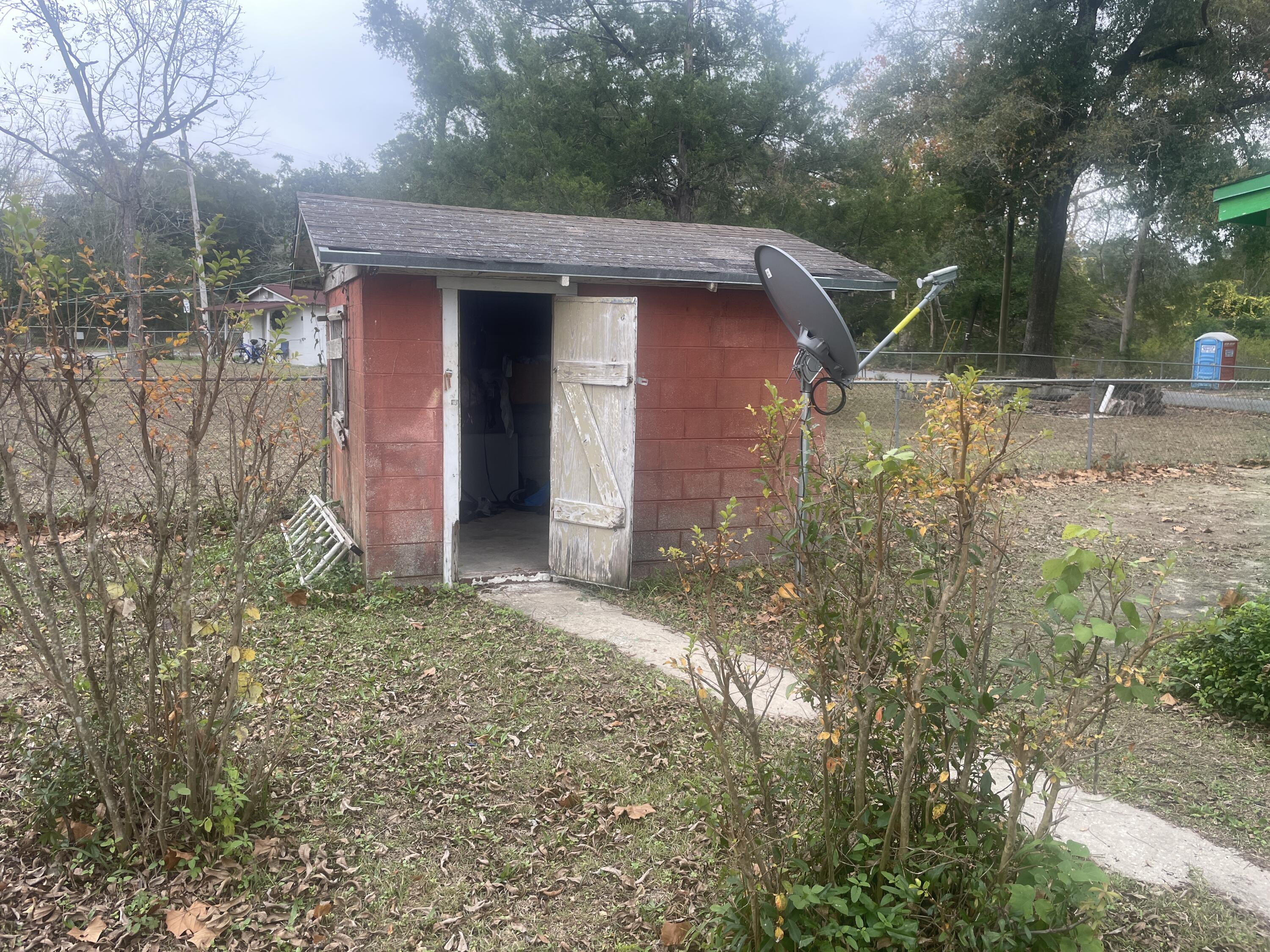 698 West Walnut Avenue Crestview, FL 32536 - Photo 5 of 5 Back Shed
