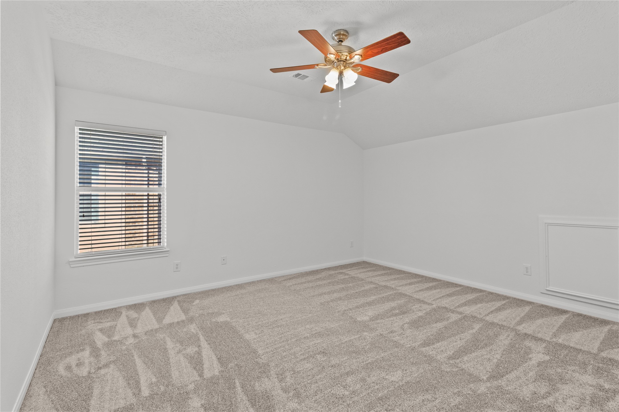 4004 Beacon Pointe Lane Dickinson, TX 77539 - Photo 21 of 28 an empty room with a window