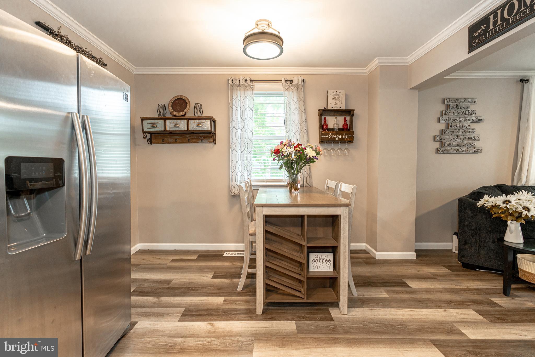 220 Pinewood Road Baltimore, MD 21222 - Photo 8 of 45