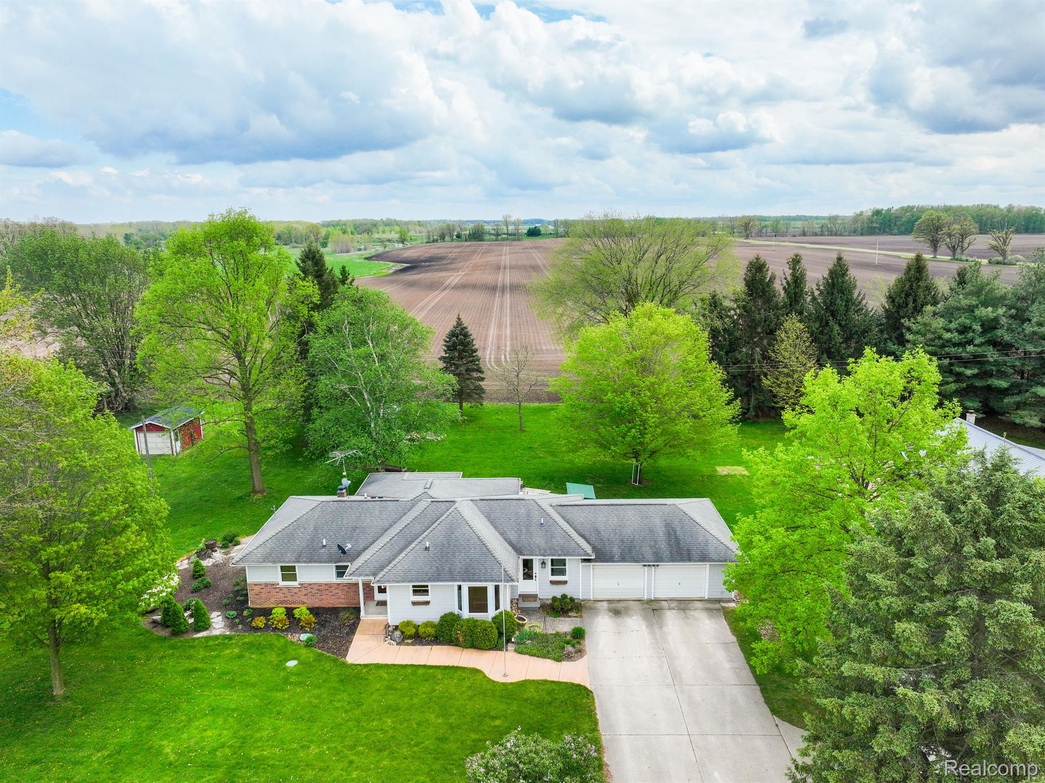 6841 Layton Road Fowlerville, MI 48836 - Photo 29 of 36 Gallery Image 29