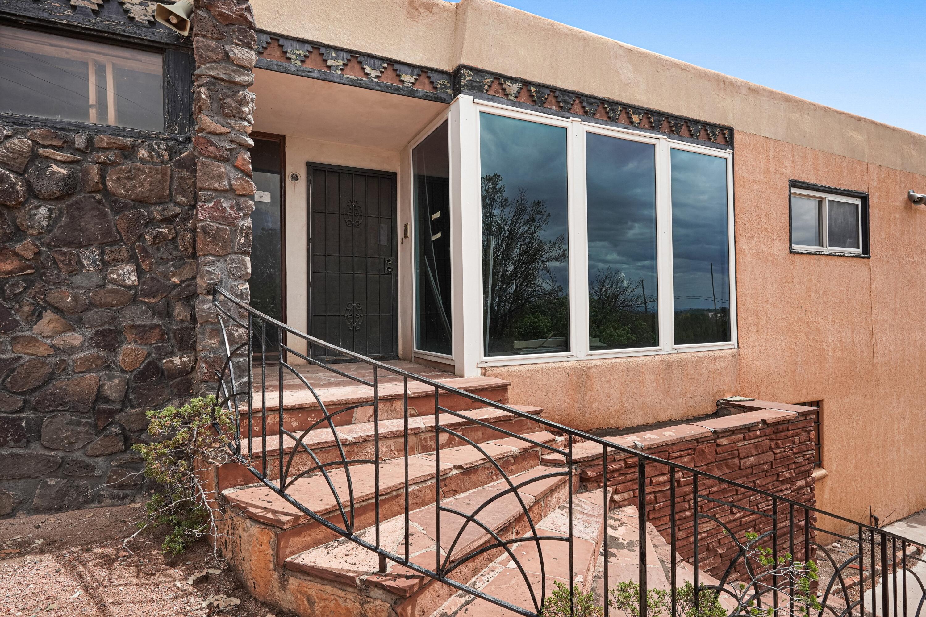 1023 Bishops Lodge Road Santa Fe, NM 87501 - Photo 2 of 28 Gallery Image 2
