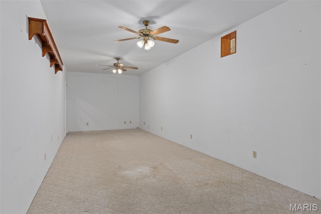 610 Rotary Street Gillespie, IL 62033 - Photo 12 of 65