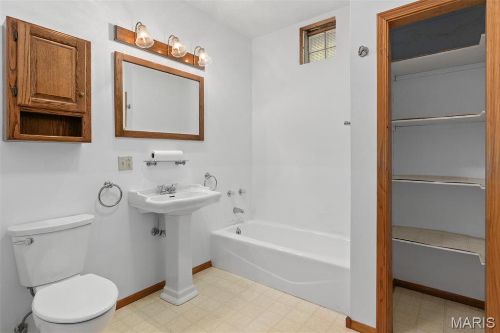 610 Rotary Street Gillespie, IL 62033 - Photo 24 of 65