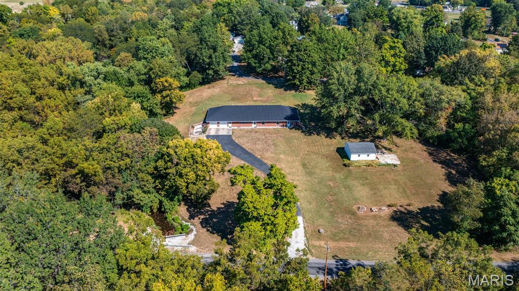 610 Rotary Street Gillespie, IL 62033 - Photo 3 of 65