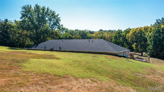 $329,000 | 610 Rotary Street, Gillespie, IL 62033