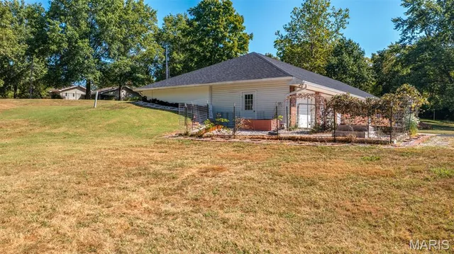 $329,000 | 610 Rotary Street, Gillespie, IL 62033