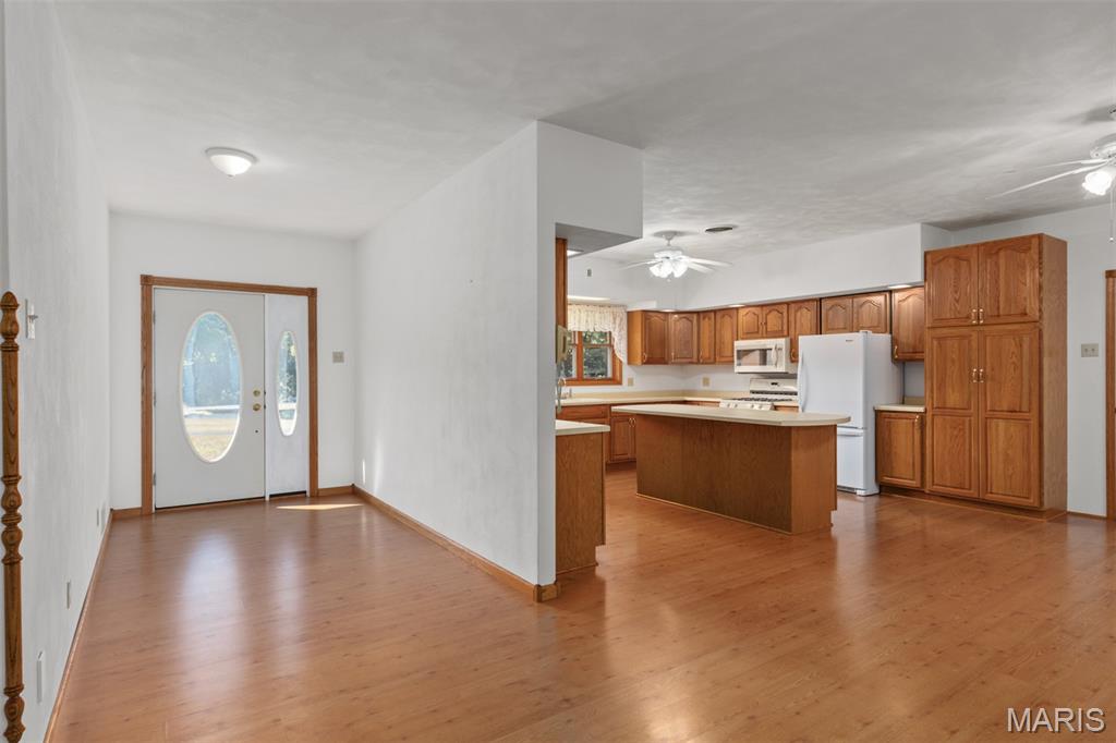 610 Rotary Street Gillespie, IL 62033 - Photo 4 of 65