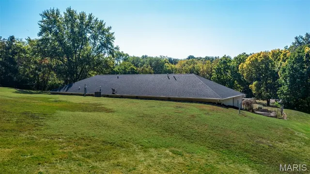 $329,000 | 610 Rotary Street, Gillespie, IL 62033