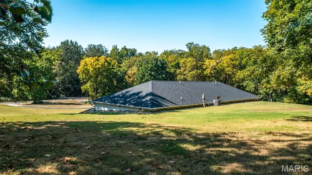 $329,000 | 610 Rotary Street, Gillespie, IL 62033