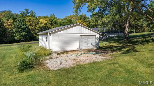 $329,000 | 610 Rotary Street, Gillespie, IL 62033