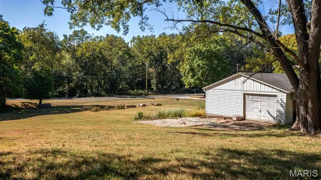 $329,000 | 610 Rotary Street, Gillespie, IL 62033