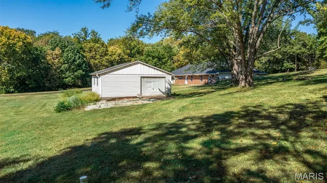 $329,000 | 610 Rotary Street, Gillespie, IL 62033