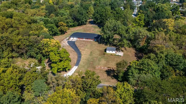 $329,000 | 610 Rotary Street, Gillespie, IL 62033