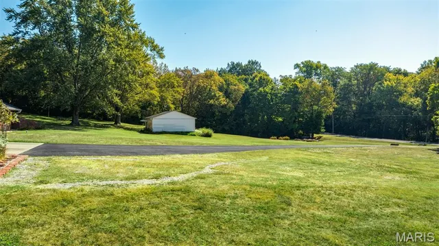 $329,000 | 610 Rotary Street, Gillespie, IL 62033