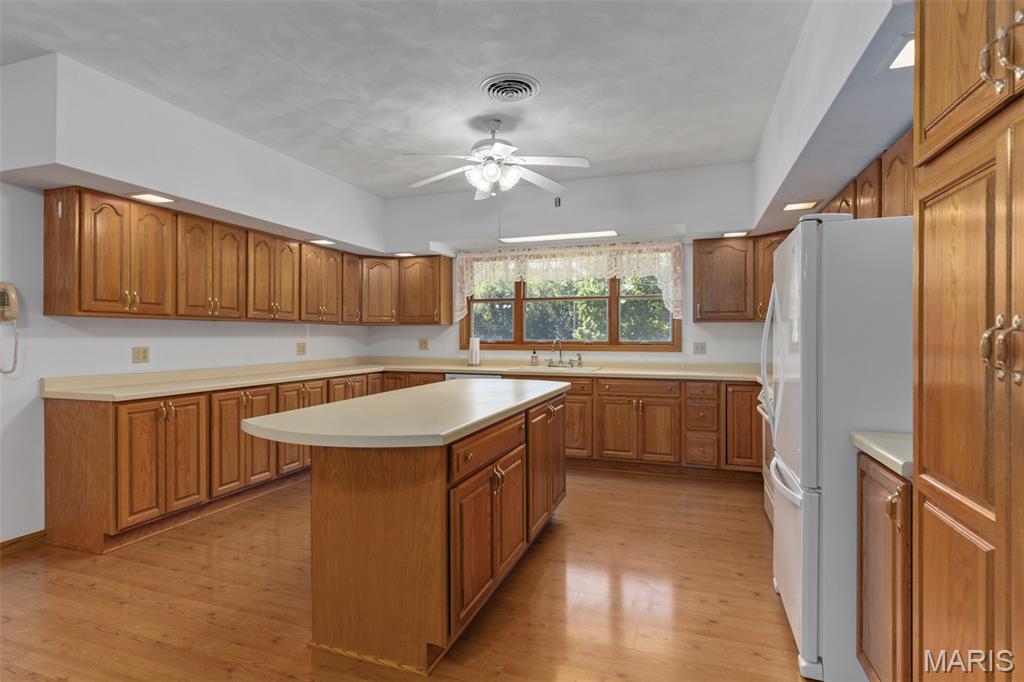 610 Rotary Street Gillespie, IL 62033 - Photo 8 of 65