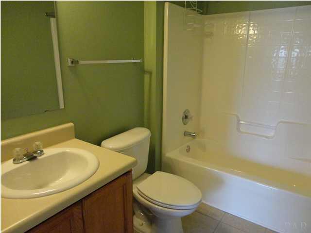 3678 Quail Run Road Gulf Breeze, FL 32563 - Photo 12 of 16 Hall bath