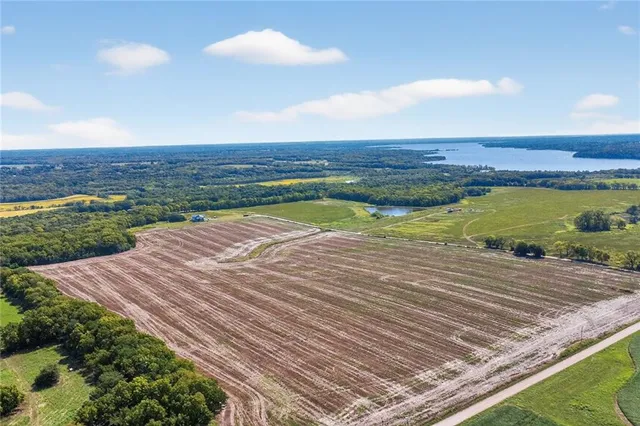 $754,320 | 223 West W Street, Edgerton, KS 66021