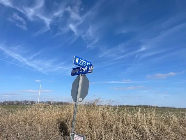 $754,320 | 223 West W Street, Edgerton, KS 66021