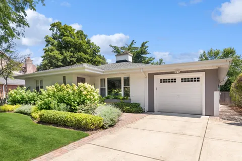 $949,000 | 912 Hunter Road, Wilmette, IL 60091