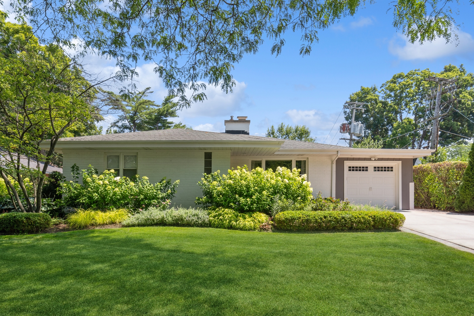 912 Hunter Road Wilmette, IL 60091 - Photo 2 of 7