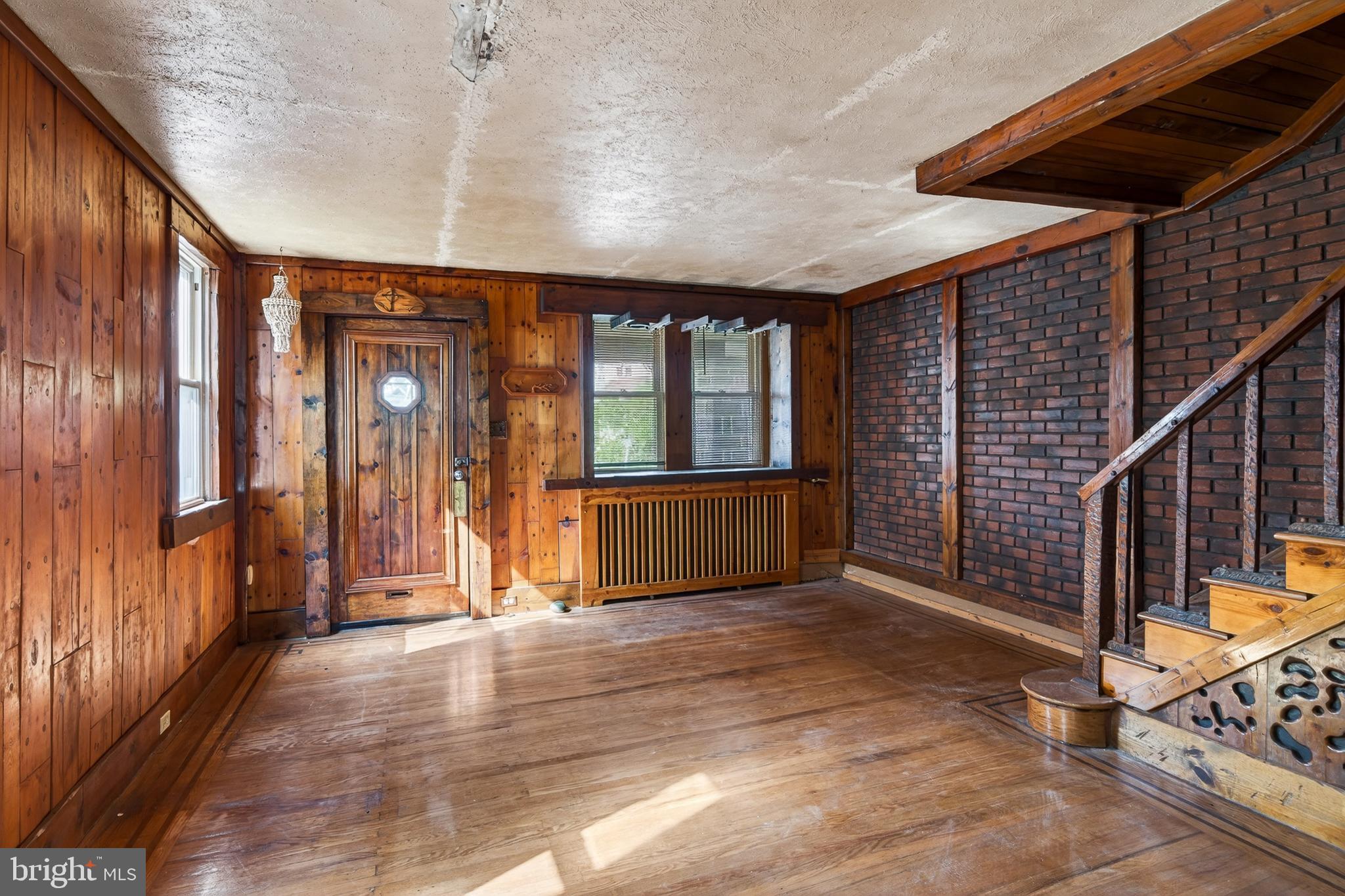 7737 Parkview Road Upper Darby, PA 19082 - Photo 5 of 35