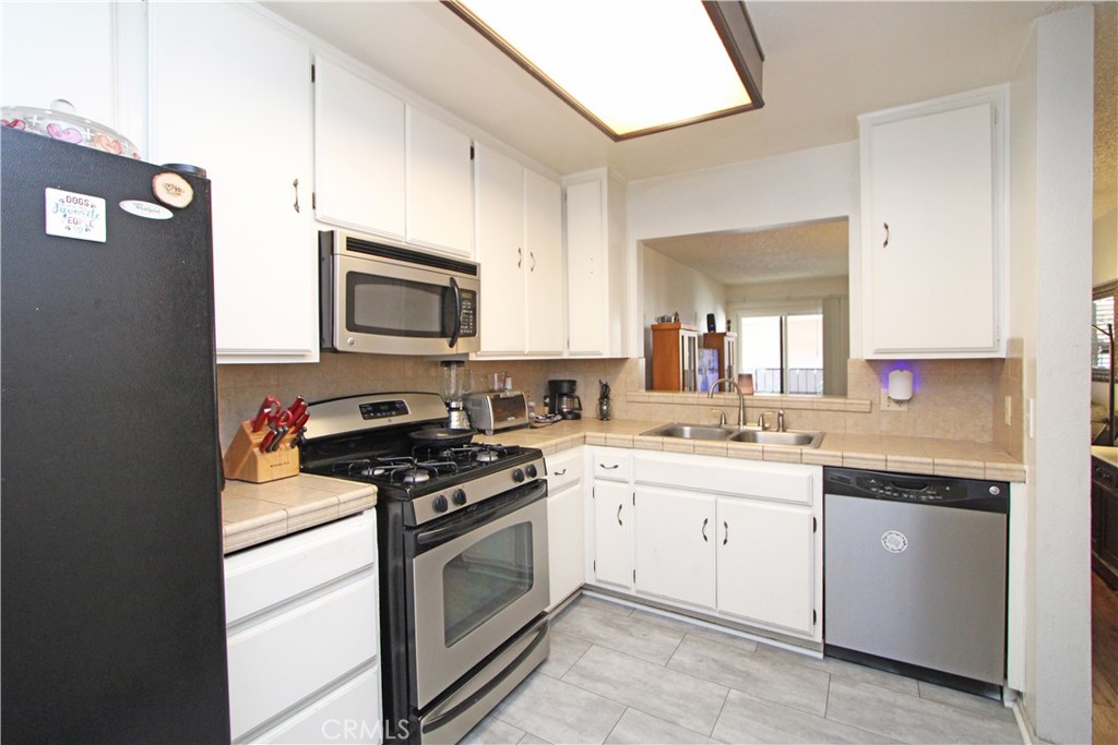 1140 Pacific, Unit 16 Long Beach, CA 90813 - Photo 5 of 14