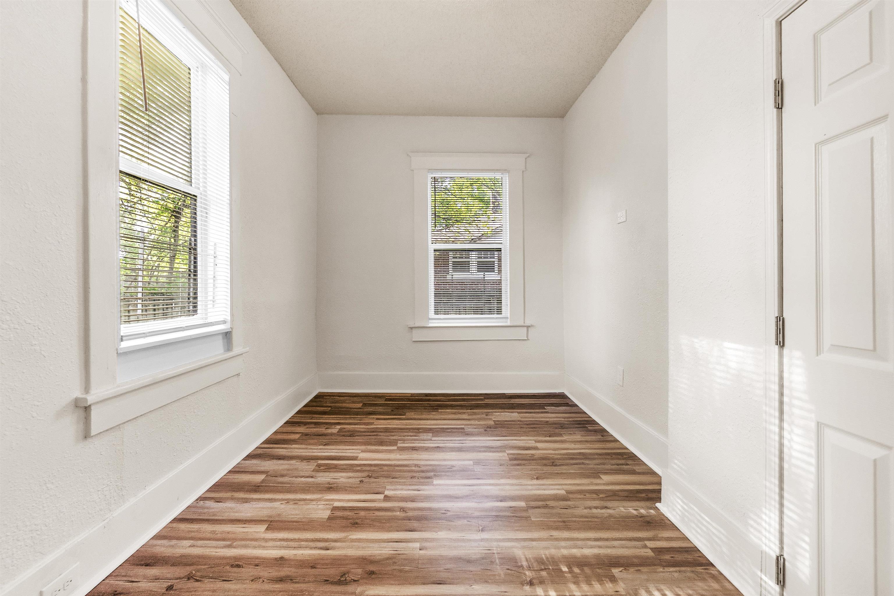1100 Rozelle Street Memphis, TN 38106 - Photo 16 of 19 a view of an empty room with a window