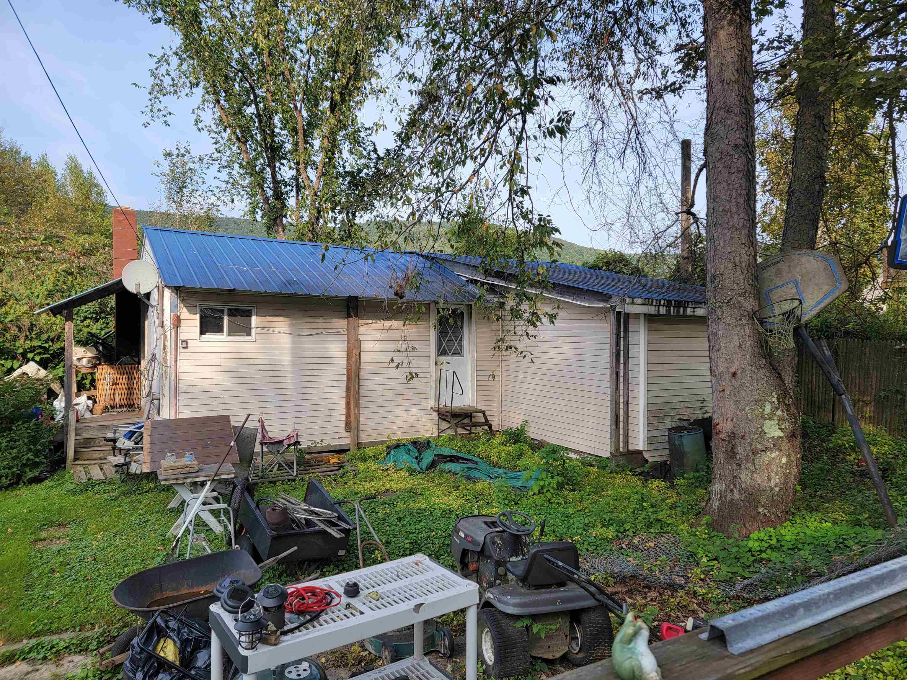 1162 Old Rte 25 Rumney, NH 03266 - Photo 2 of 9