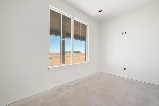 $593,500 | 307 Boxwood Avenue, New Home, TX 79381