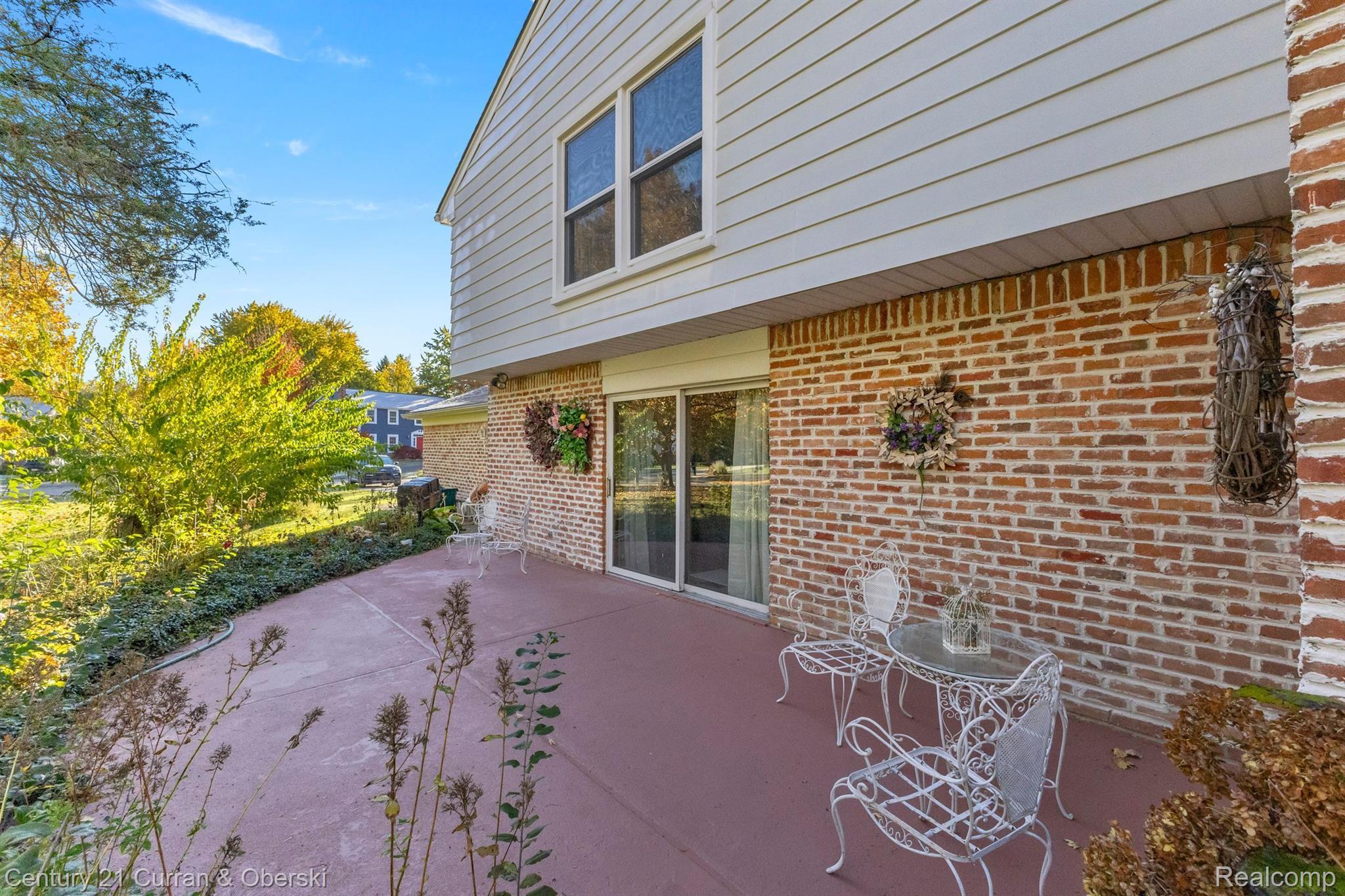 2544 Wickfield Road West Bloomfield, MI 48323 - Photo 41 of 47 Gallery Image 41