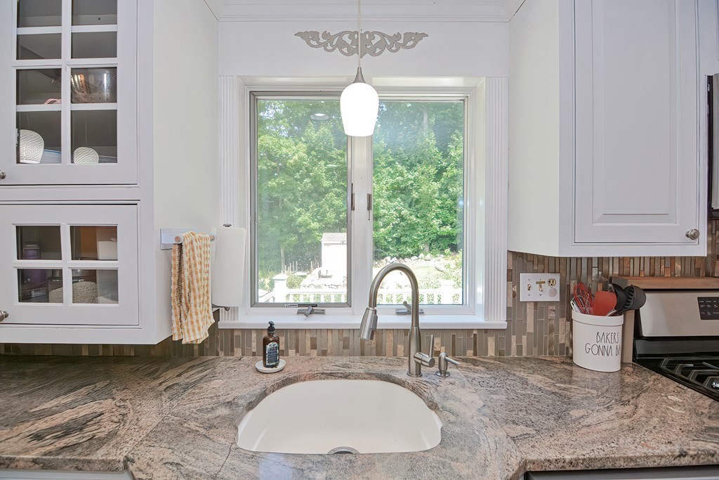 140 Chapin Road Hudson, MA 01749 - Photo 6 of 39 Gallery Image 6