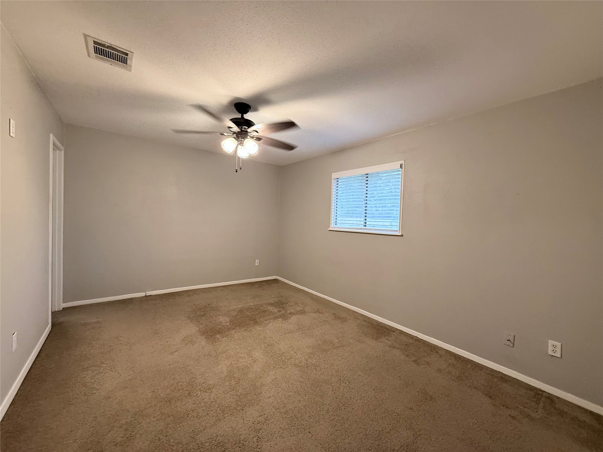 29619 Atherstone Street Spring, TX 77386 - Photo 16 of 28 Primary Bedroom
