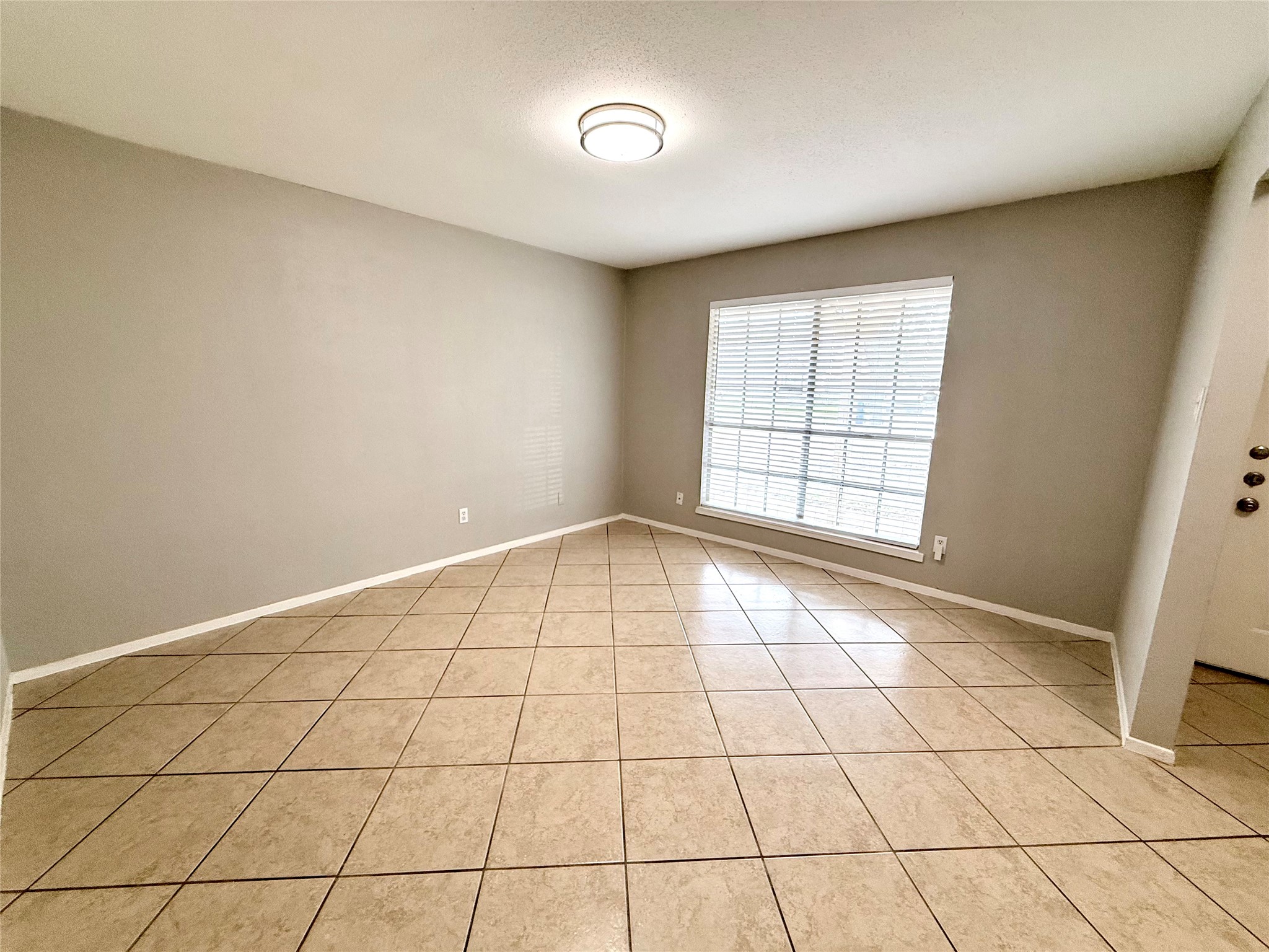 29619 Atherstone Street Spring, TX 77386 - Photo 5 of 28 Front Living/Flex Space