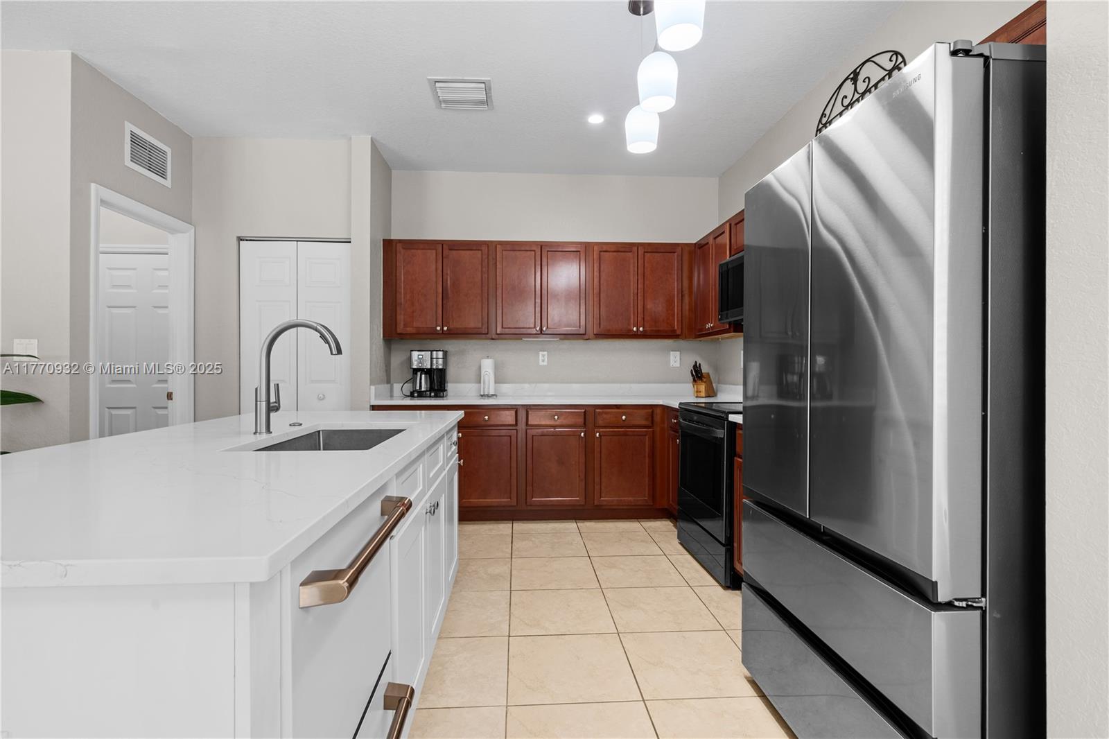 252 Northeast 33rd Terrace Homestead, FL 33033 - Photo 20 of 75