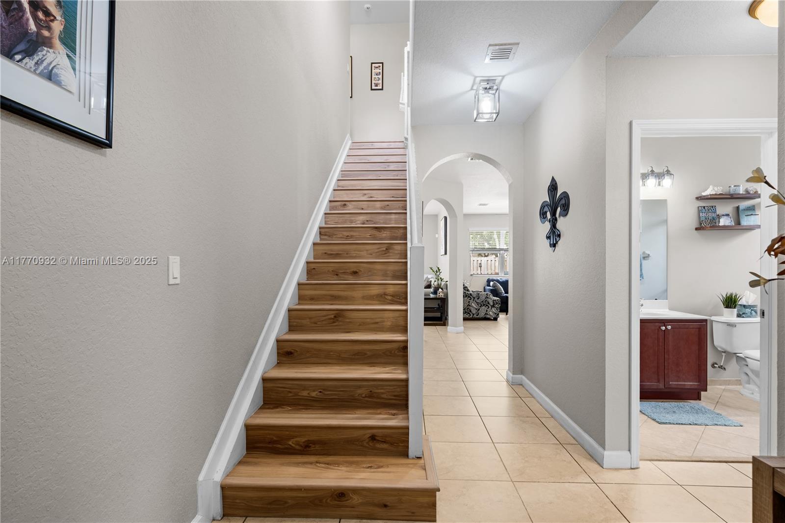 252 Northeast 33rd Terrace Homestead, FL 33033 - Photo 4 of 75