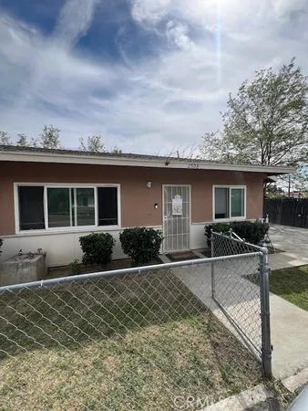 front view of house with a yard