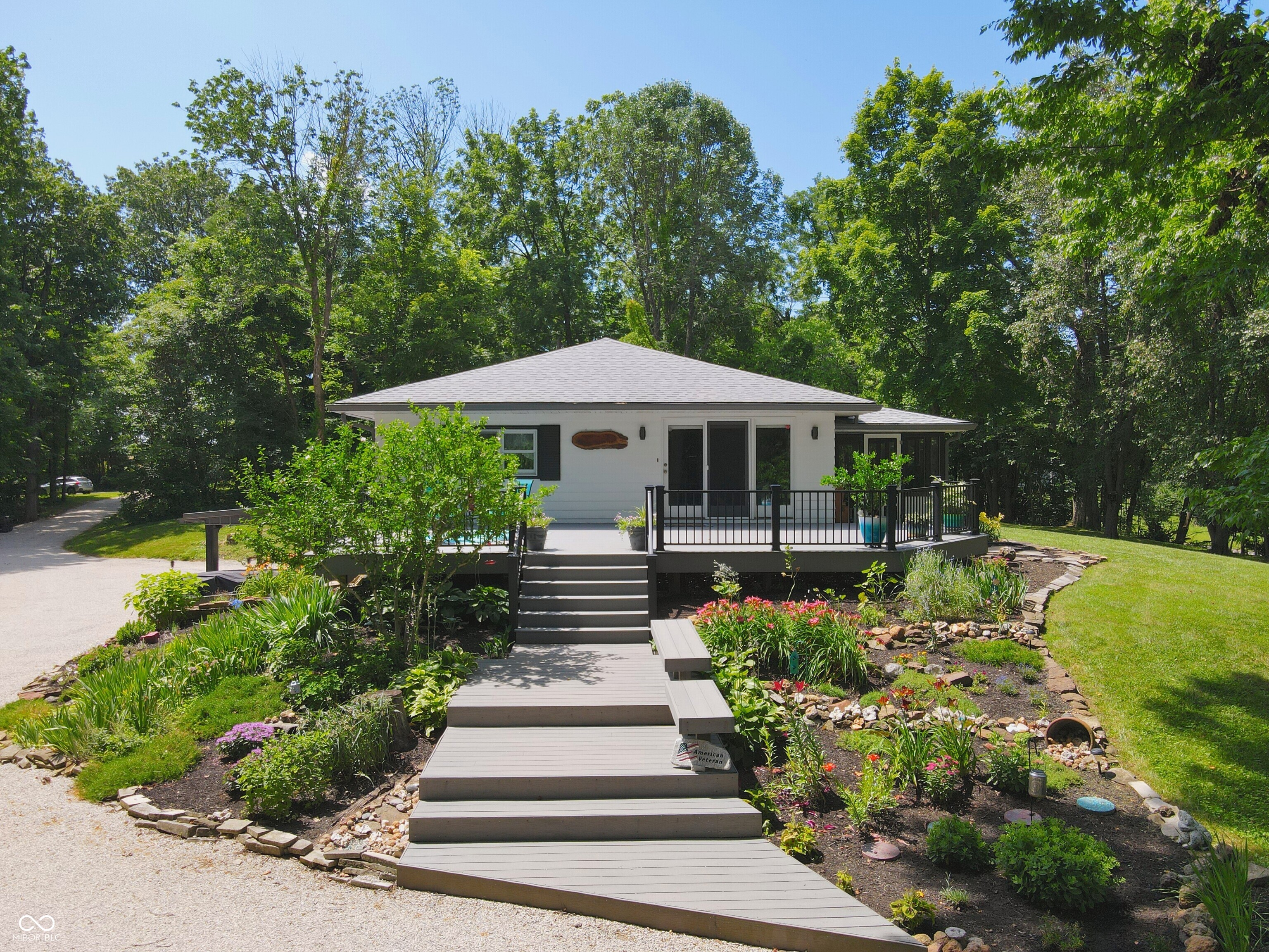 8099 South Breeden Road Bloomington, IN 47403 - Photo 1 of 36 Gallery Image 1