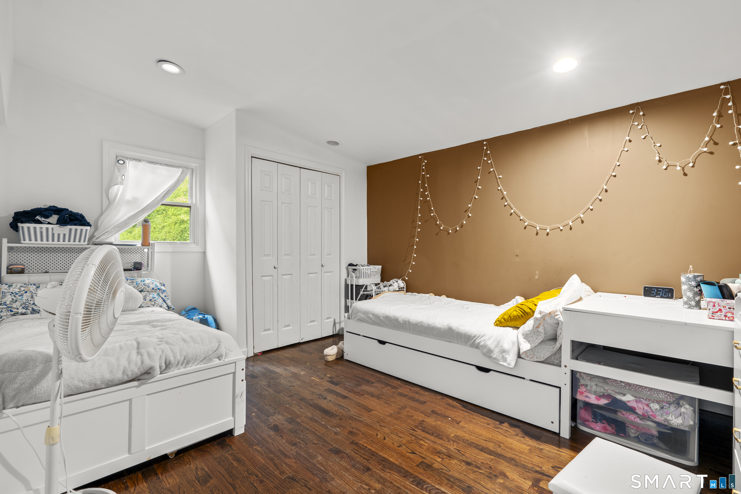 1183 Old Town Road Bridgeport, CT 06606 - Photo 16 of 28