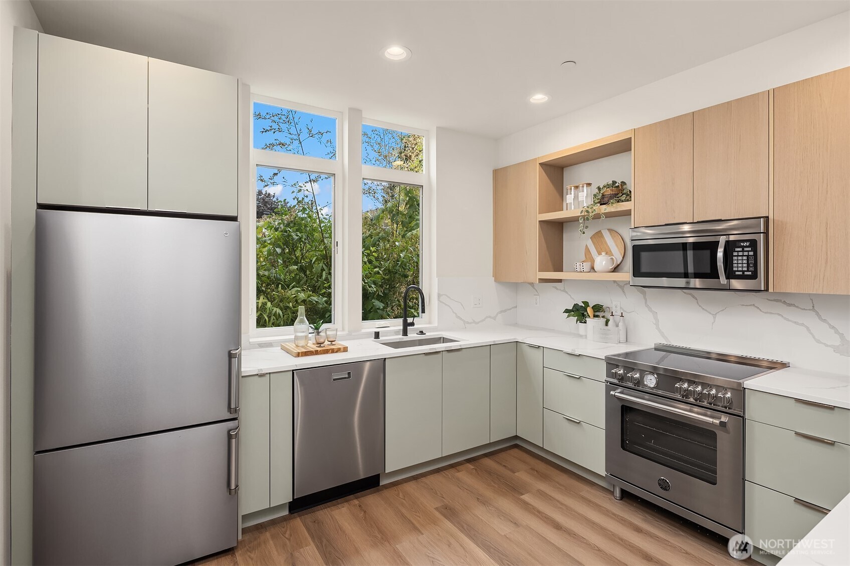 1615 North 50th Street, Unit B Seattle, WA 98103 - Photo 4 of 21