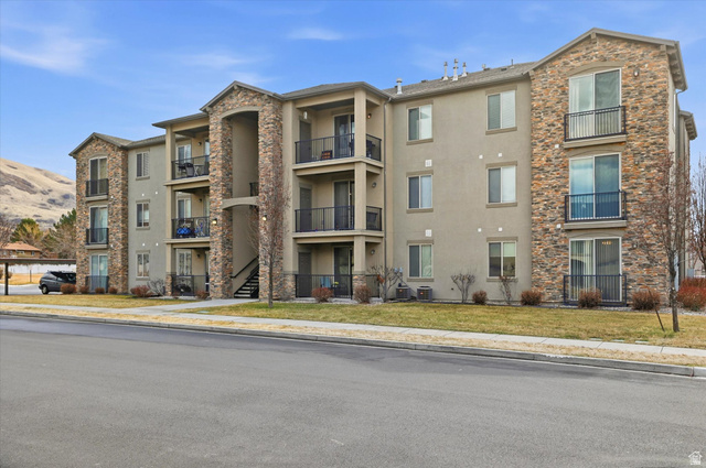 281 650 North, Unit B Centerville, UT 84014 - Photo 2 of 53