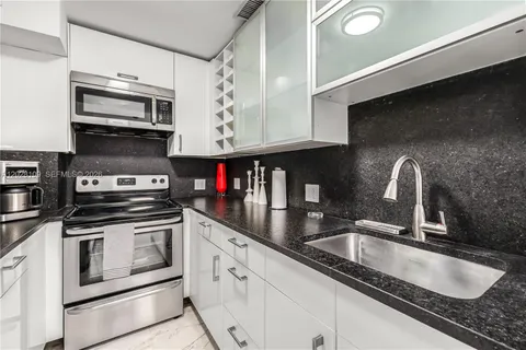 $659,000 | 3 Island Avenue, Unit 11B, Miami Beach, FL 33139