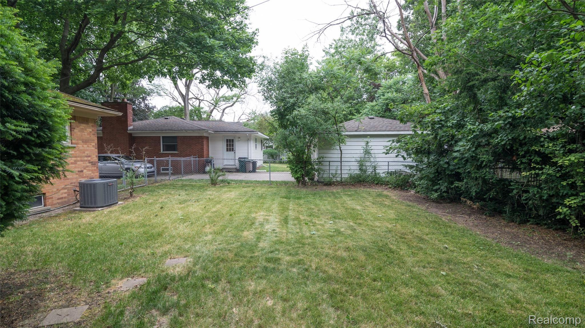 19124 Beverly Road Franklin, MI 48025 - Photo 43 of 49 007_7.jpg