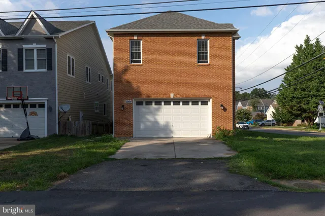 $1,150,000 | 3954 Walnut Street, Fairfax, VA 22030