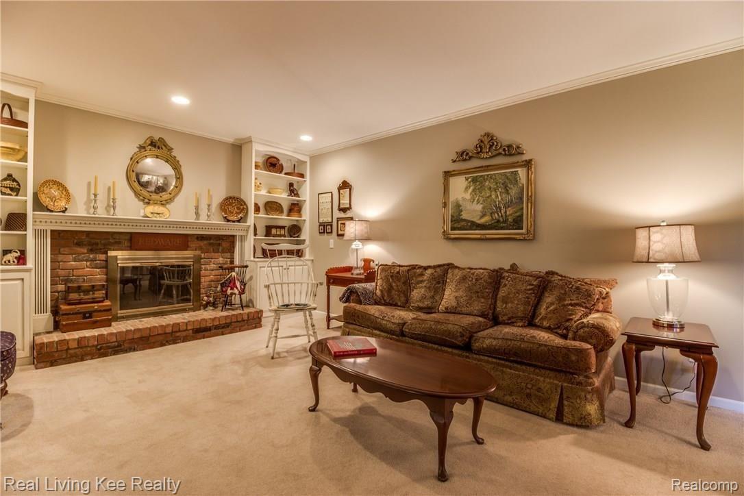 1366 Greenleaf Drive Rochester, MI 48309 - Photo 8 of 29 12.jpg