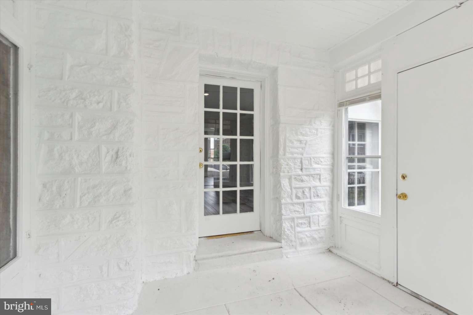 283 Copley Road Upper Darby, PA 19082 - Photo 3 of 15