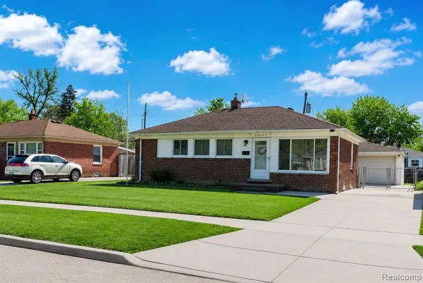 $232,000 | 29445 Redcedar Drive, Flat Rock, MI 48134