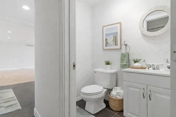 $1,290,000 | 7738 North Indian Lake Drive, Scotts, MI 49088