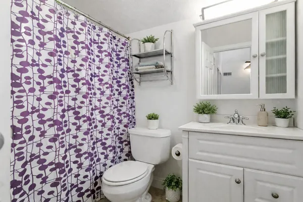 $1,290,000 | 7738 North Indian Lake Drive, Scotts, MI 49088